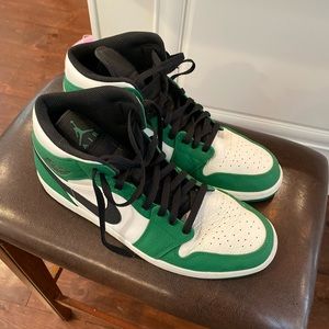 Nike Air Jordan 1 mid